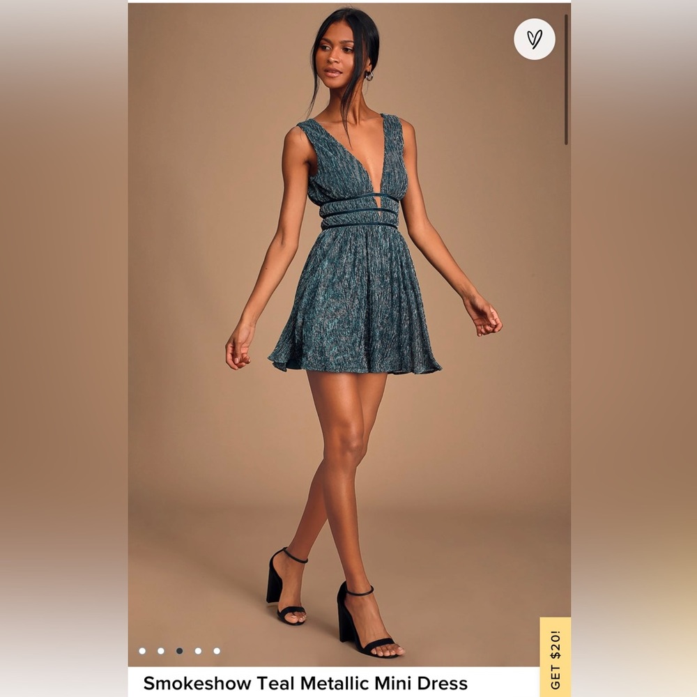 Beautiful LuLus flirty cocktail dress in a size small.